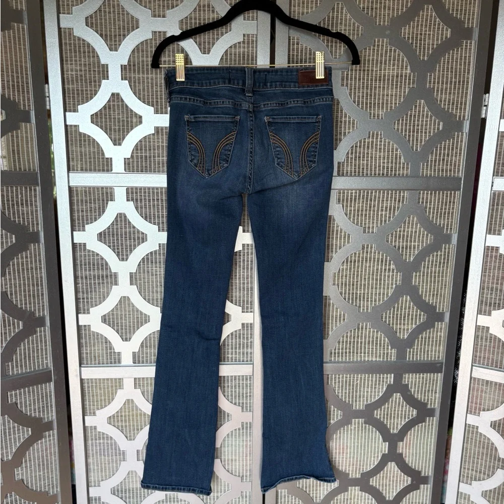 Women's Blue Distressed Jeans - Picture 7 of 9
